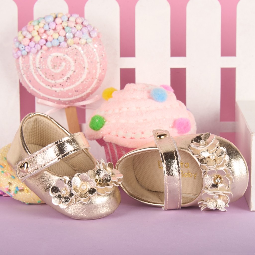 Sapatilha de Bebê Dourada com Flores – Elegância e Conforto para sua Princesa em Oferta na Shopee