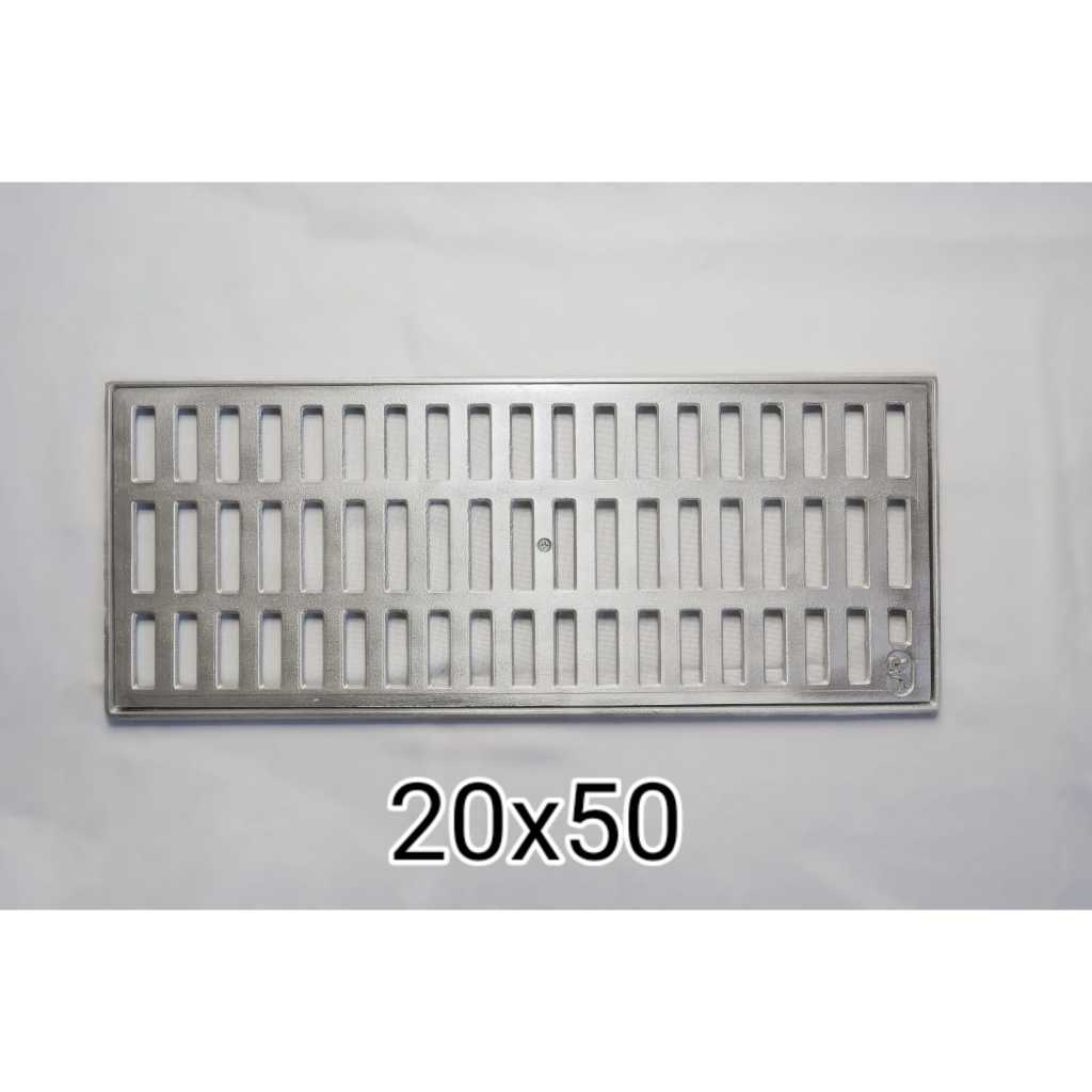 Ralo linear 20x50cm  em aluminio fundido com armaçao e armaçao