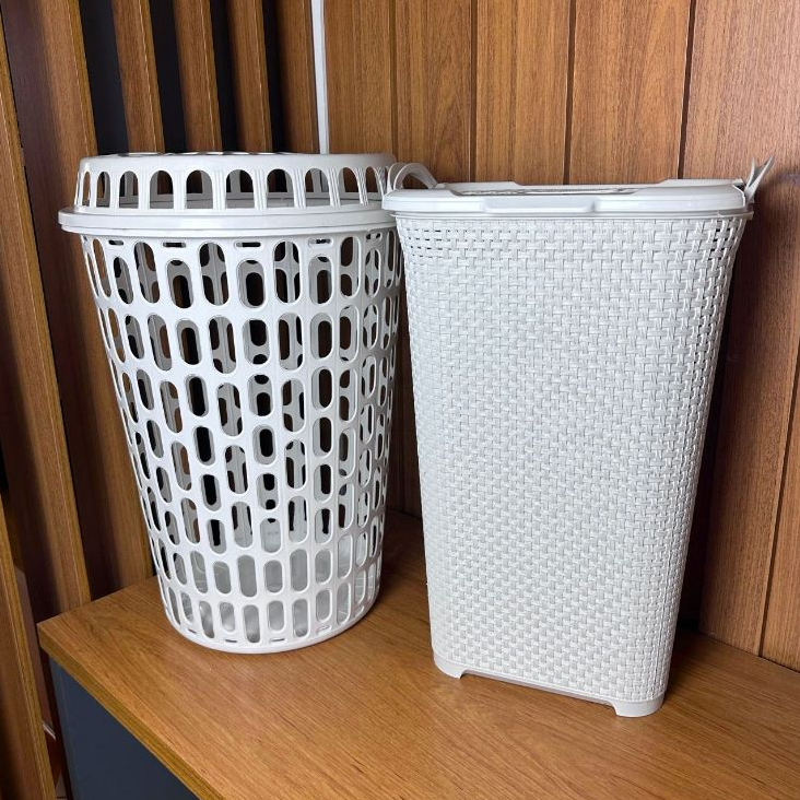 Kit de dois Cesto 60 Litros Telado Com Tampa e 50 Litros Rattan Basculado