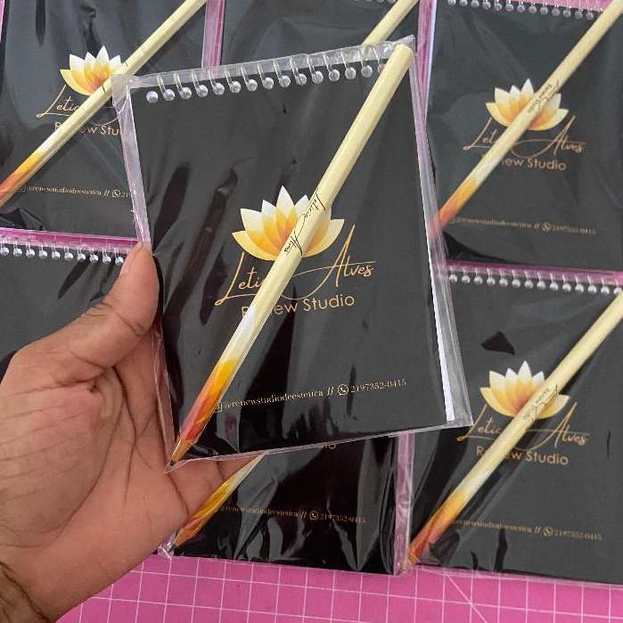 Kit Bloquinhos + Lápis personalizado com a logo ou tema que preferir Lembrancinha curso ou qualquer tema 10x14 caderneta