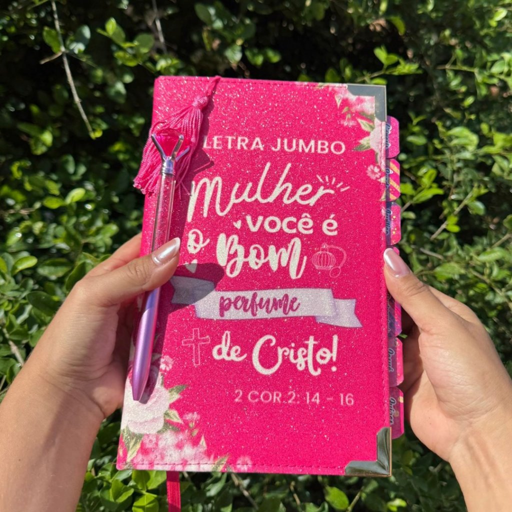 Bíblia Letra Jumbo Rosa Glitter 100% Mulher – Full Color com Abas | ARC | Capa Luxo | CPP Editora