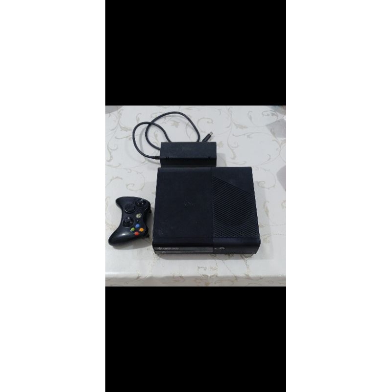 XBOX 360 SLIM DESTRAVADO + controle + cabos SEMI NOVO