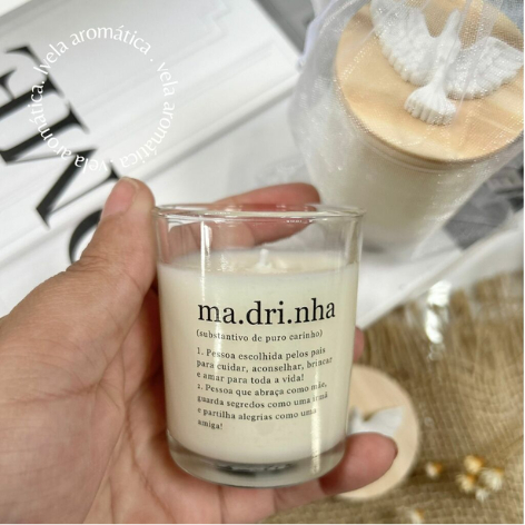Kit 8 Velas Aromáticas Madrinha/Padrinho – Tampa Madeira, Organza e Divino Espírito Santo