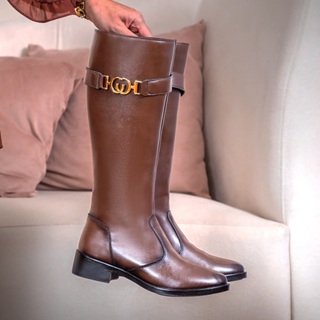 Bota Feminina Versales Montaria Fivelada Metálica Cano Longo Confortável Elegante Moderna em Oferta na Shopee