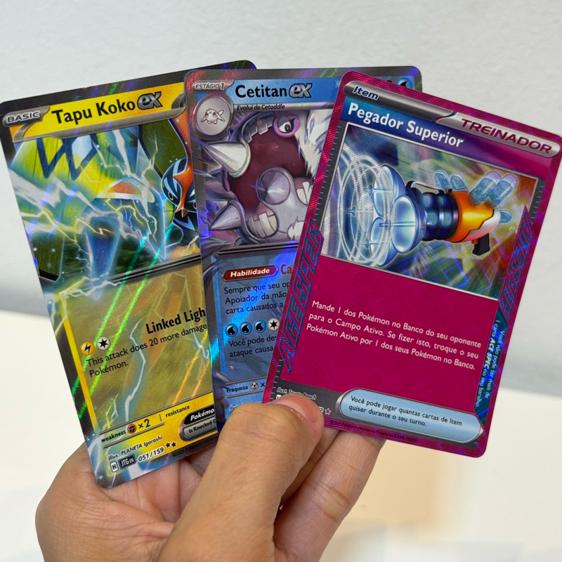3 cartas Pokémon Ultra Raras! + 30 cartas sem repetir - Original em português Cards Colecionáveis