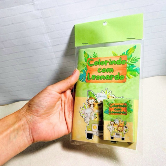 Livrinho de Colorir Safari baby com  giz de cera - Lembrancinha de aniversário - festa infantil- livro colorir - pintura