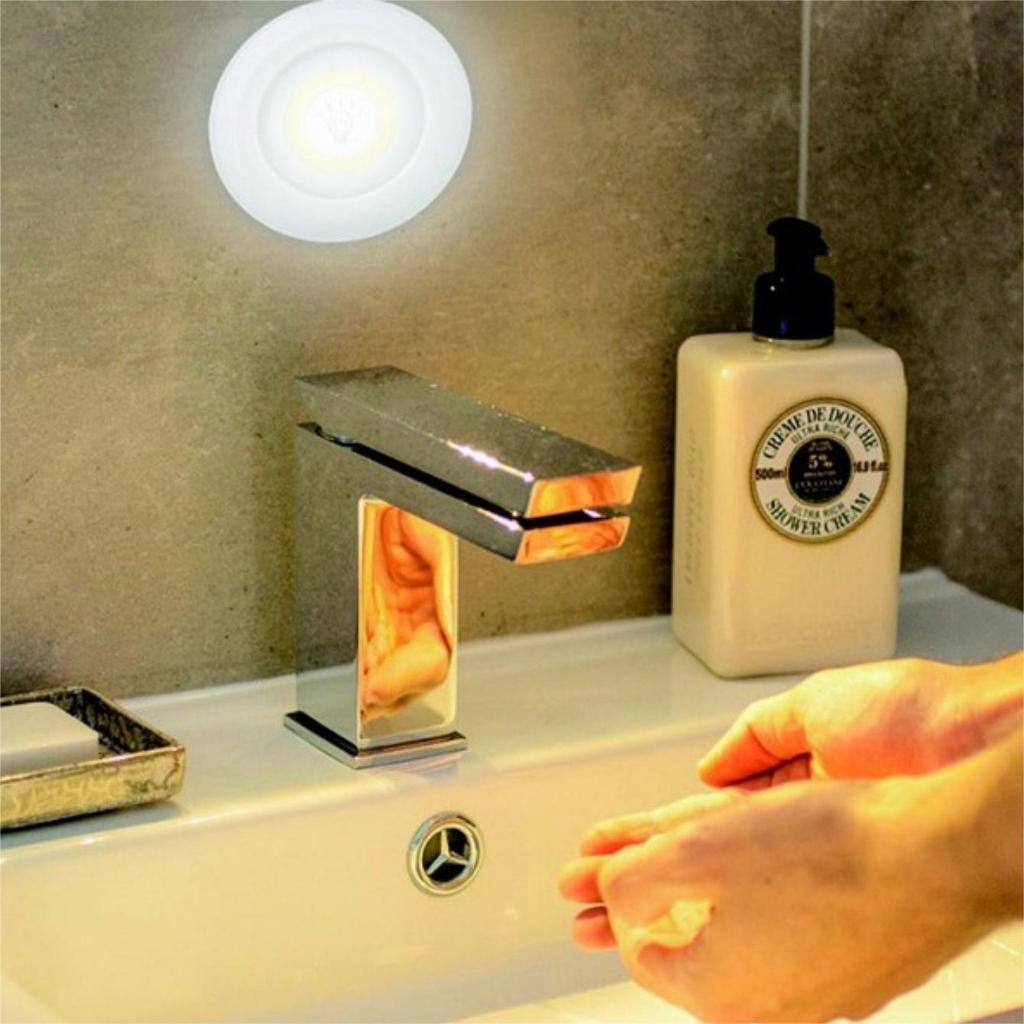 Luminária Solar  Leds Com Sensor Presença Movimento Fotocélula Sem Fio à Prova D' Água