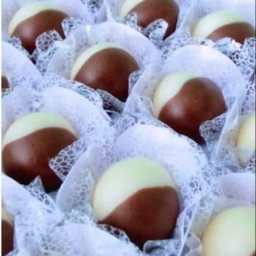 Bombons de leite ninho e chocolate casadinho