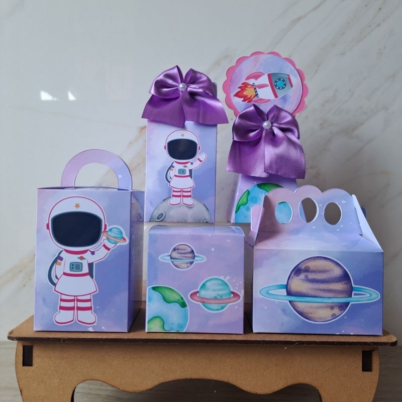 Kit Festa Astronauta Menina Caixinhas Personalizadas Lembrancinhas para Festa