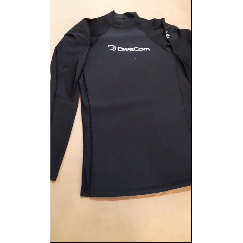 Camiseta Mangas em neolycra e Corpo em Neoprene Divecom