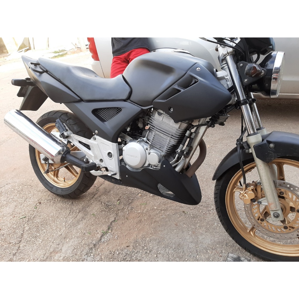 Spoiler para CB300 e CBX 250 twister, no preto fosco ou no primer, que é a base para pintura em Oferta na Shopee
