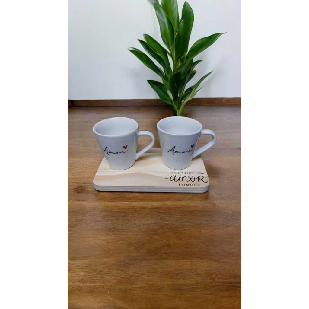 kit xicara/caneca 120 ml em porcelana esmaltada branca personalizada amor com base em madeira pinus