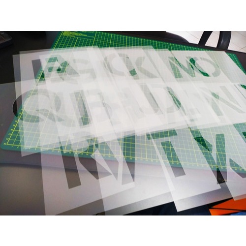 Stencil Letras Com 20cm De Altura Molde Alfabeto