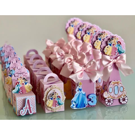 Lembrancinha Personalizado Kit Clássico Princesas da Disney |MONTADO, C/ LAÇO  E COM TAG 3D/ Caixinhas