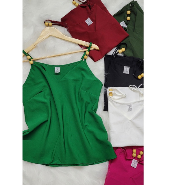 blusa regata FEMENINA CREPINHO DETALHE NA ALCA