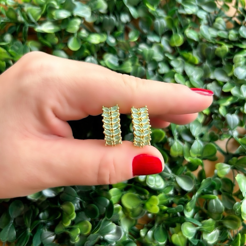 Brinco Argola Click Oval, Banhado em Ouro 18k, com Zircônias Azuis