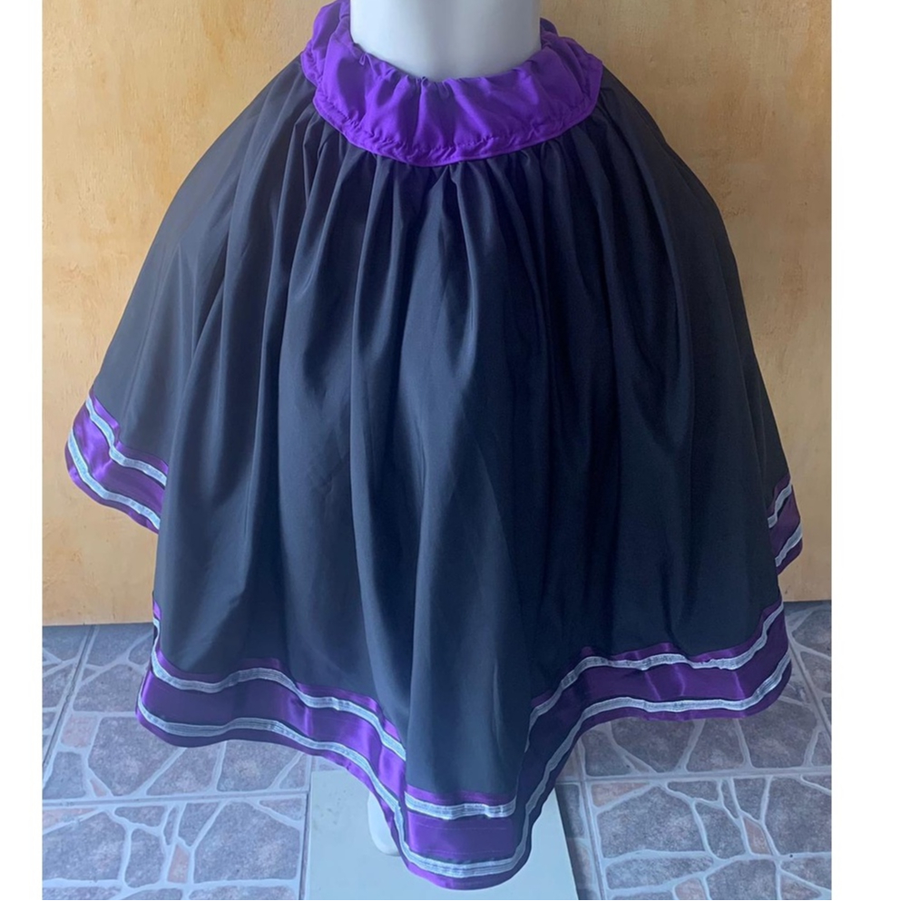 SAIA DE MICROFIBRA PRETO COM CÓS ROXO E FITA DE CETIM ROXO E FITA PRATA/ POMBA GIRA/CALUNGA - UMBANDA E CANDOMBLÉ