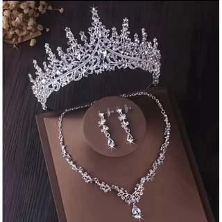 Coroa de noiva elegante e princesa, debutantes feita de liga de zinco metálico com strass branco, é uma escolha ideal