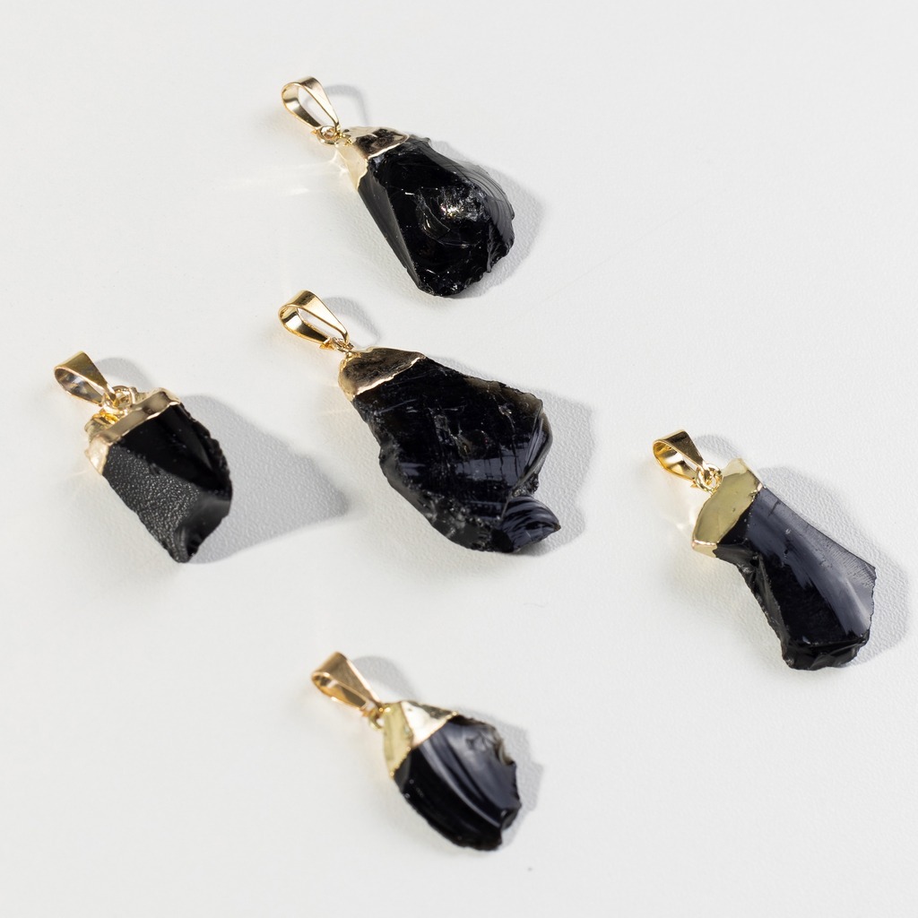 PINGENTE BRUTO OBSIDIANA NEGRA - Dourado