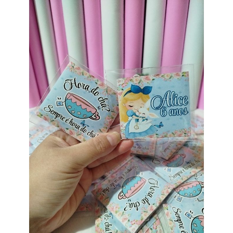 Sachê de chá Personalizado Alice no País das Maravilhas – Lembrancinha para Chá de Bebê/Aniversário