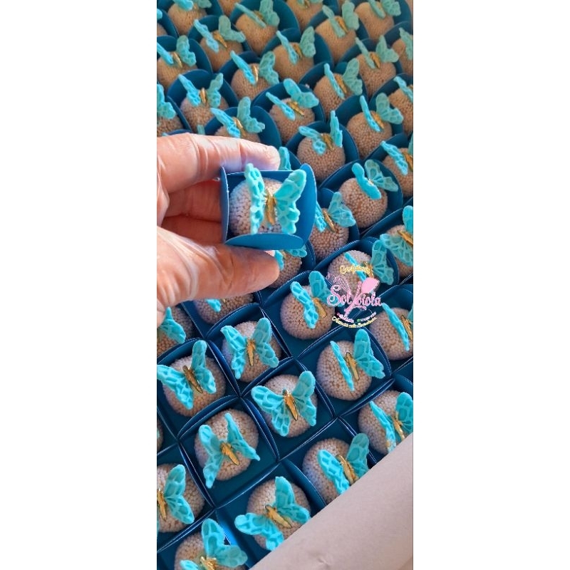 apliques de açúcar borboletas,25 ,30,50,60 unid. escolha a cor nos avise pelo chat. em Oferta na Shopee