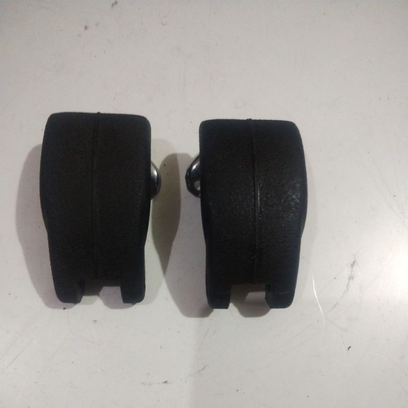 par trinco basculante vidro traseiro Caravan 73 original