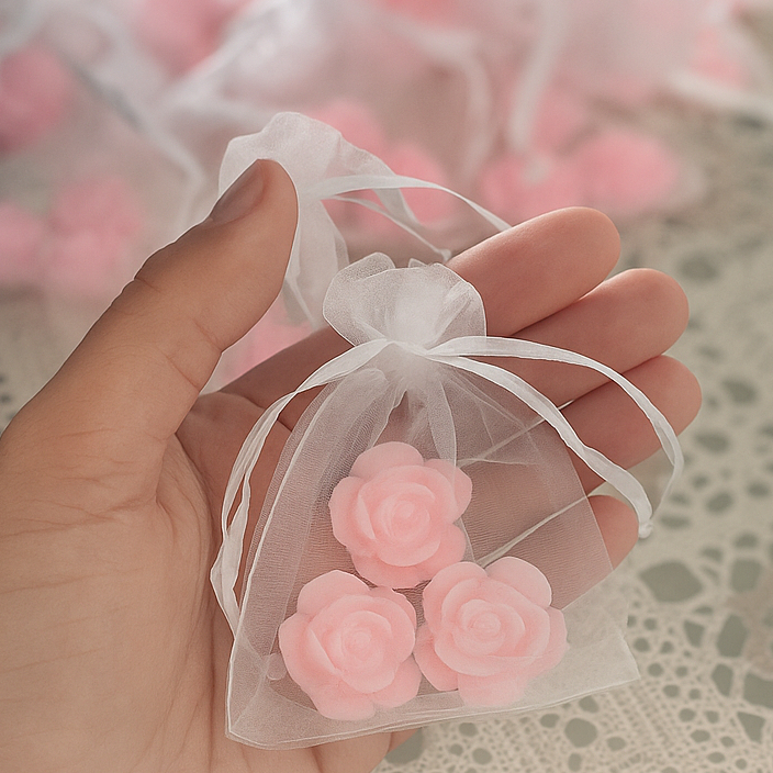 100 Mini Sabonetes Perfumados em Flores– Lembrança Artesanal, Delicada Pronta Para Encantar em Oferta na Shopee