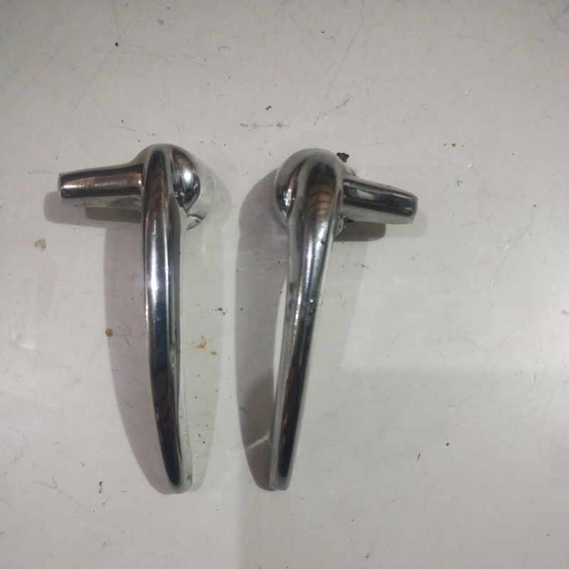par trinco do quebra vento Mercedes benz