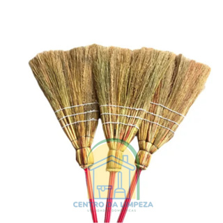 VASSOURA PALHA CAIPIRA ESPECIAL COM CABO em Oferta na Shopee