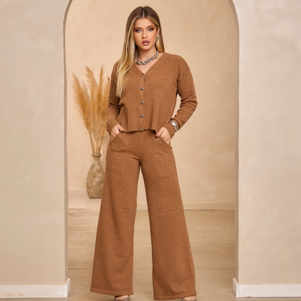 Conjunto mousse Casaco gola V Botões e Calça Pantalona com bolso Confortável Inverno