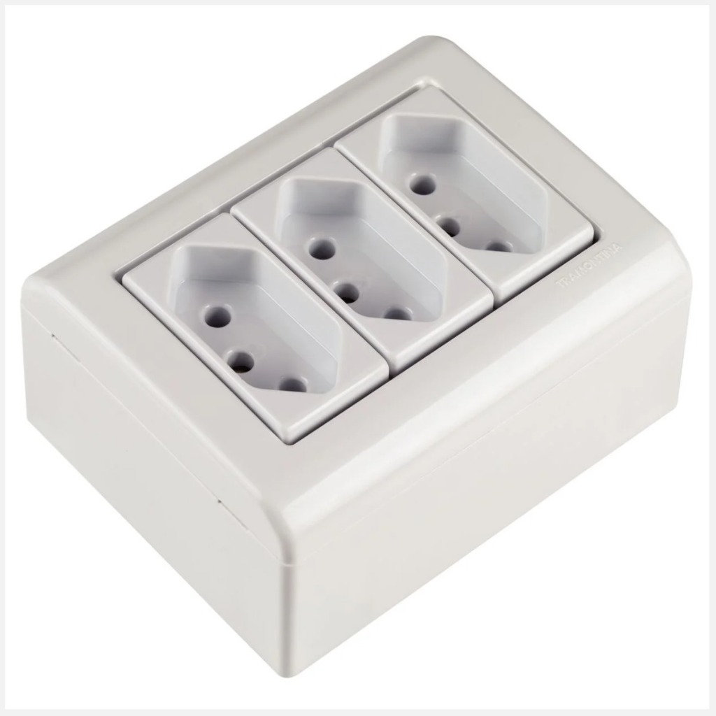 Tomada Tripla Sobrepor 2P+T 10A 250V Tramontina Branca em Oferta na Shopee