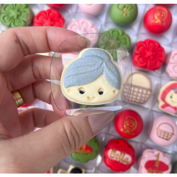 Vovozinha (Chapeuzinho Vermelho)- Ejetor Modelador para Brigadeiros em Oferta na Shopee