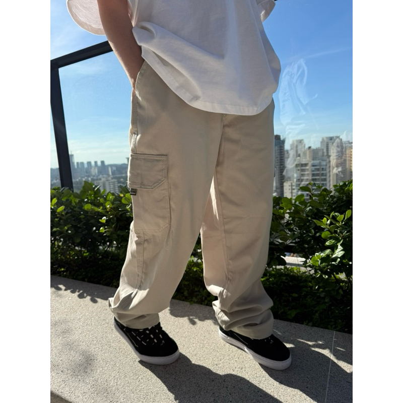 Calça cargo plus size P ao 58 SARJA ORIGINAL DAZZLING CREME PLUS SIZE P ao 58 5 bolsos streetwear masculina larga