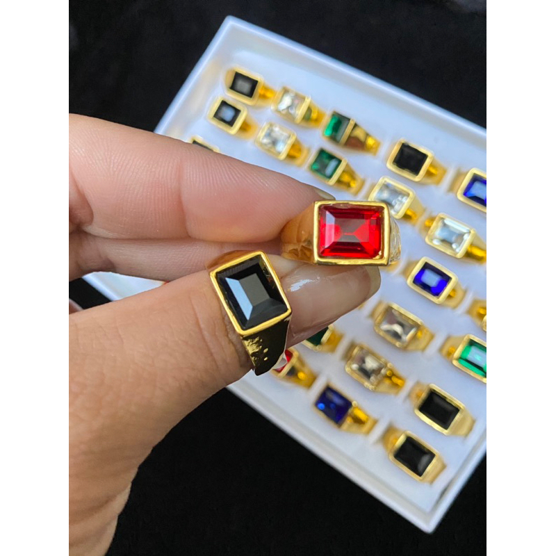 Anel Formatura - 12 peças / Anel Dourado com Pedra- Anéis Atacado