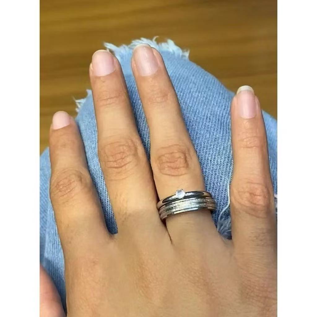 Par de Aliança de Namoro Casamento Prata Diamantada Canal Brilhante e Chanfrada 4mm + Anel Solitário — imagem 2 de 2
