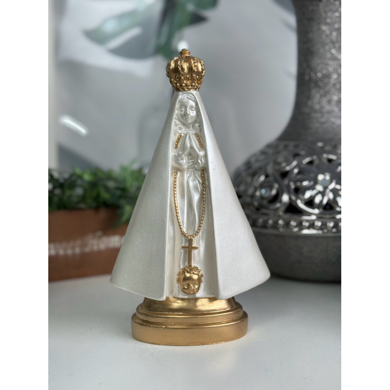 nossa senhora aparecida 22cm manto branco perolado detalhes dourado gesso