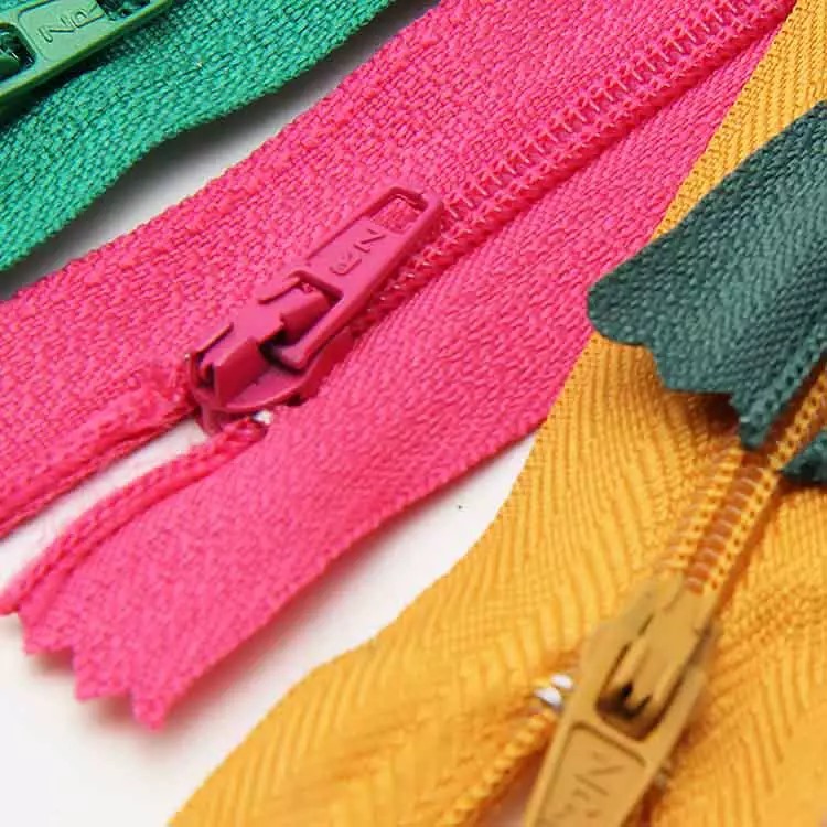 Zíper de Nylon Fixo Comum 15 ou 18 cm - Kit com 10 unidades