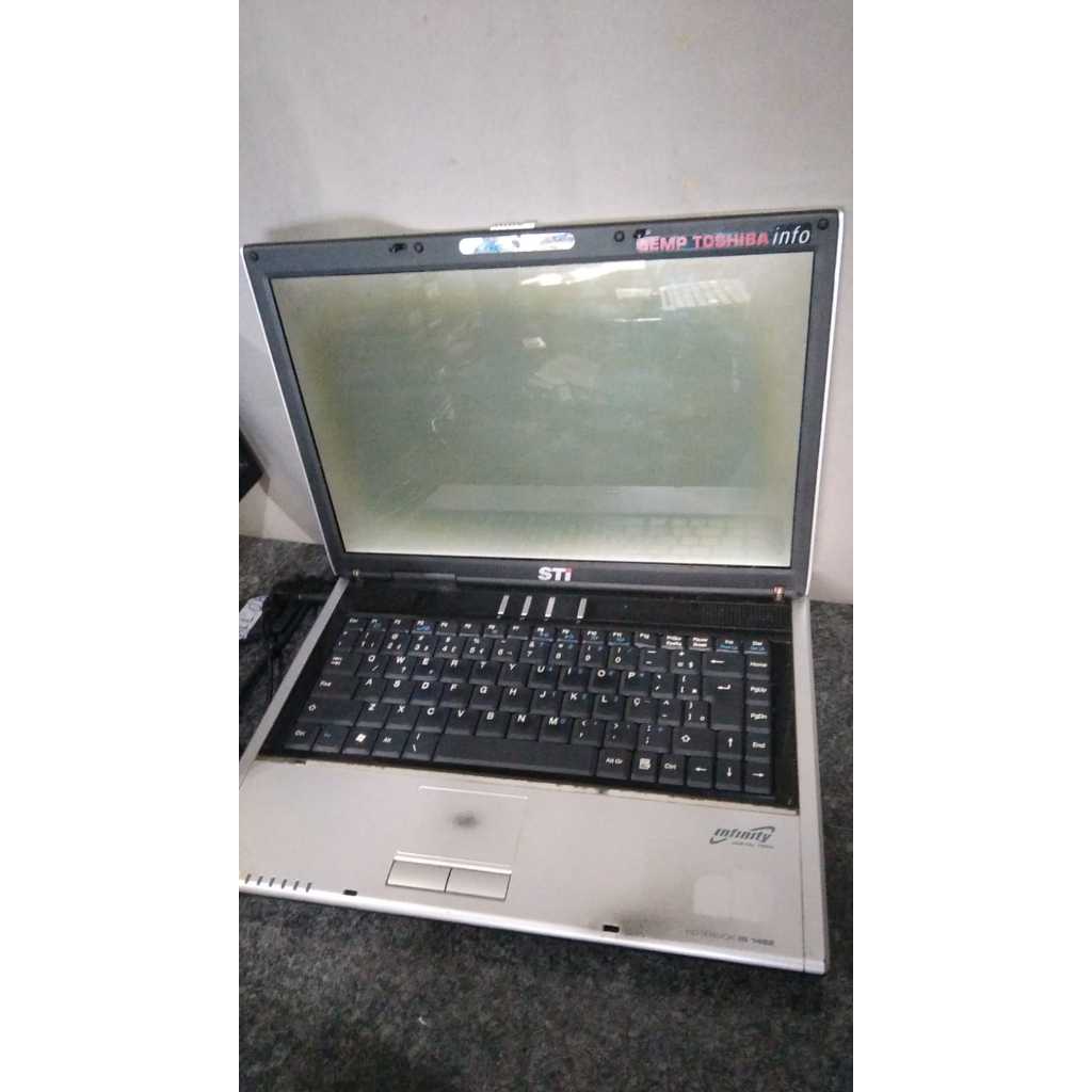 Notebook  STI toshiba funcionando (retirada de peças)