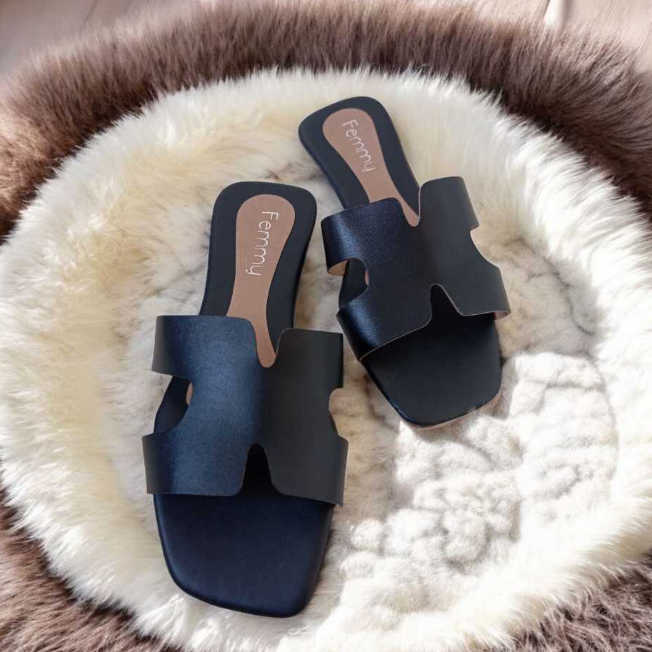 Sandália Feminina Flat Rasteira H Moda Rasteirinha Verão Tendência Dia a Dia, Confortável, Solado antiderrapante.