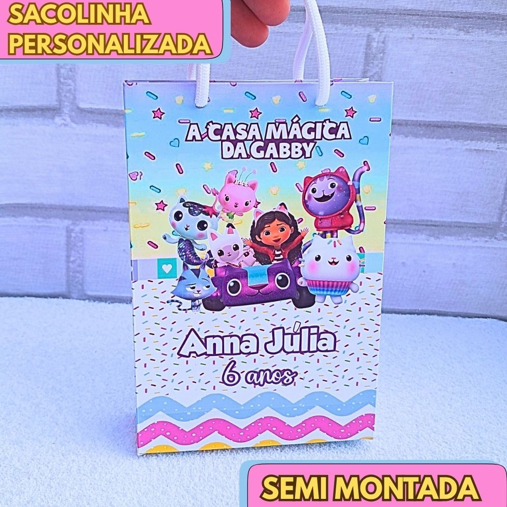20 Sacolinha Personalizada CASA MAGICA DA GABBY - JÁ VAI MONTADA lembrancinha aniversário
