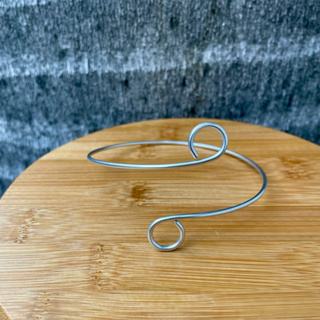 Bracelete Moderno Não Oxida Na sua Medida em Oferta na Shopee