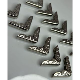 Cantoneira De Ferro Para Bíblia Diário Agenda 21x21mm Niquel em Oferta na Shopee