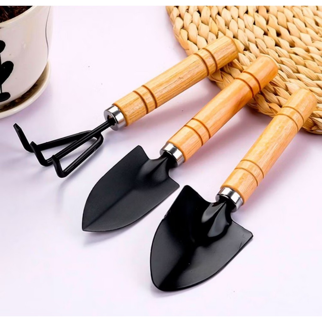Kit Jardinagem Com 3 Peças 2 Pás + Ancinho com Cabo de Madeira