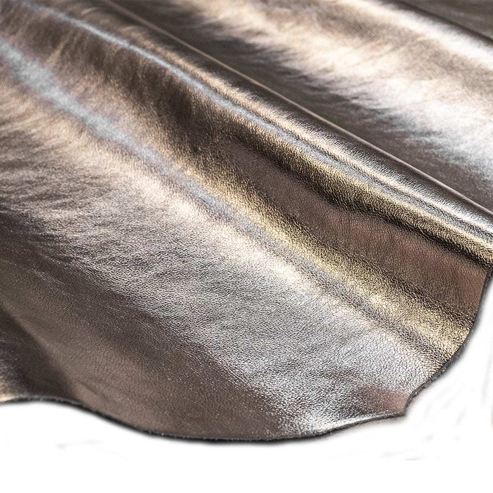 Painel de Couro Legítimo Fly Metal 25x50cm Retalho Placa com Acabamento Metálico, Brilho Sofisticado - Cor: Prata Velho