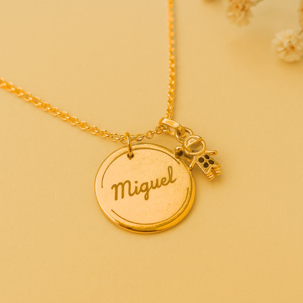 Colar Mãe com Nome e Pingente Filho/Filha Personalizado a Laser Semijoia Banhada a Ouro 18k ou Prata