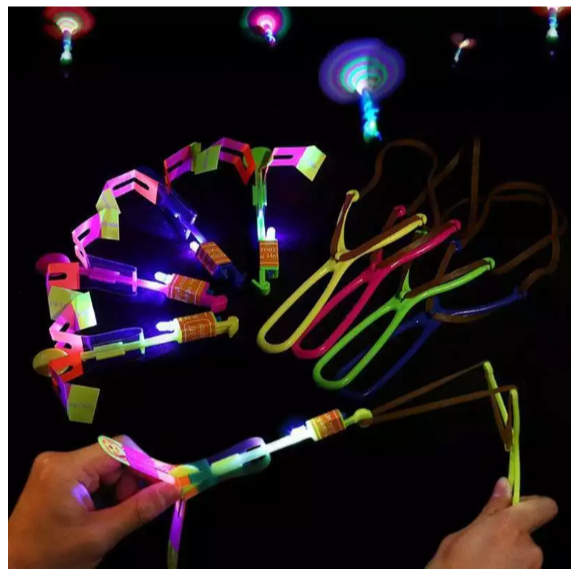 Kit /12E 24e 36 Avatar Voador De Led Com Estilingue Foguete Helicóptero Brinquedo de Criança