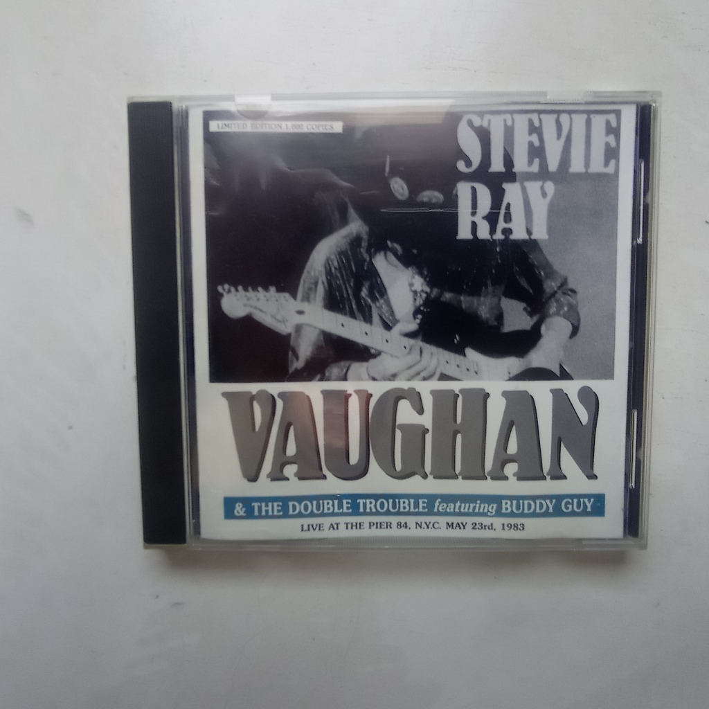 CD Stevie Ray Vaughan And Double Trouble - Featuring Buddy Guy - Live At Pier 84 - 1990 - Importado