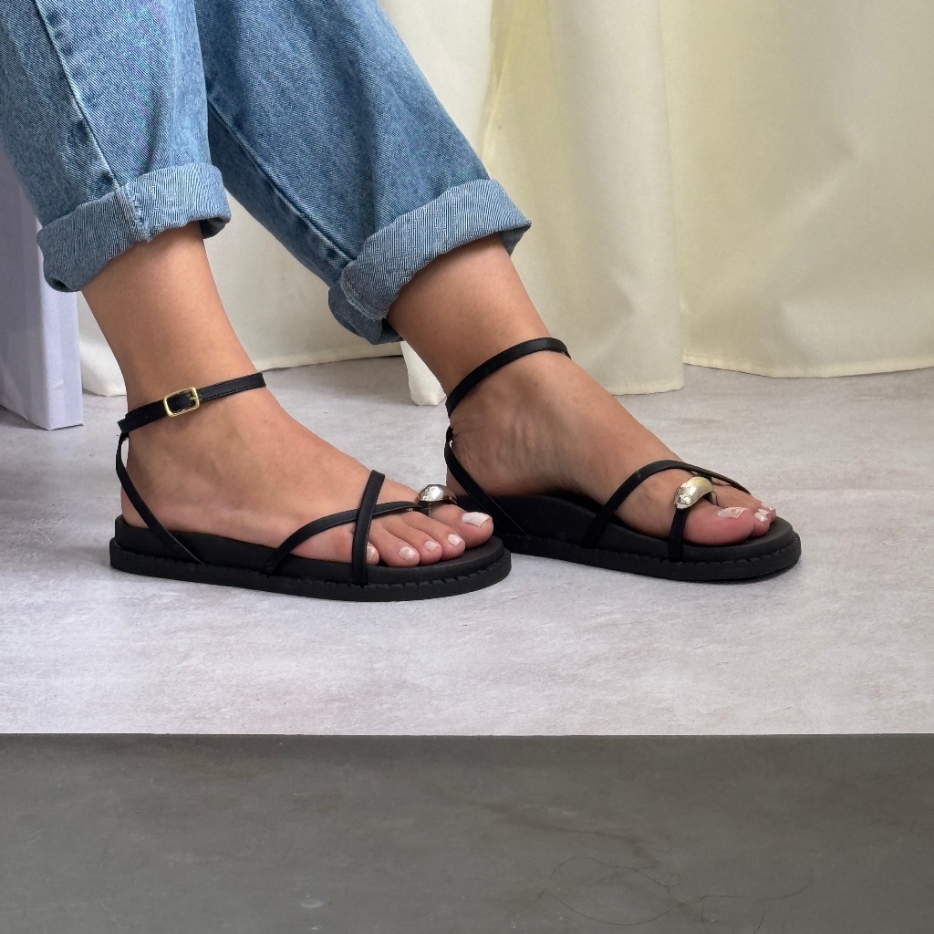 Sandalia Papete Birken FlatForm Feminina Com Aplicação Detalhe Em Dourado Aplique Lesma Confortável Linda Macia Fivela