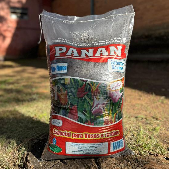 Esterco Bovino Orgânico MISTO 15KG - 30LITROS PANAN – Adubo Natural para Vasos, Hortas e Jardins
