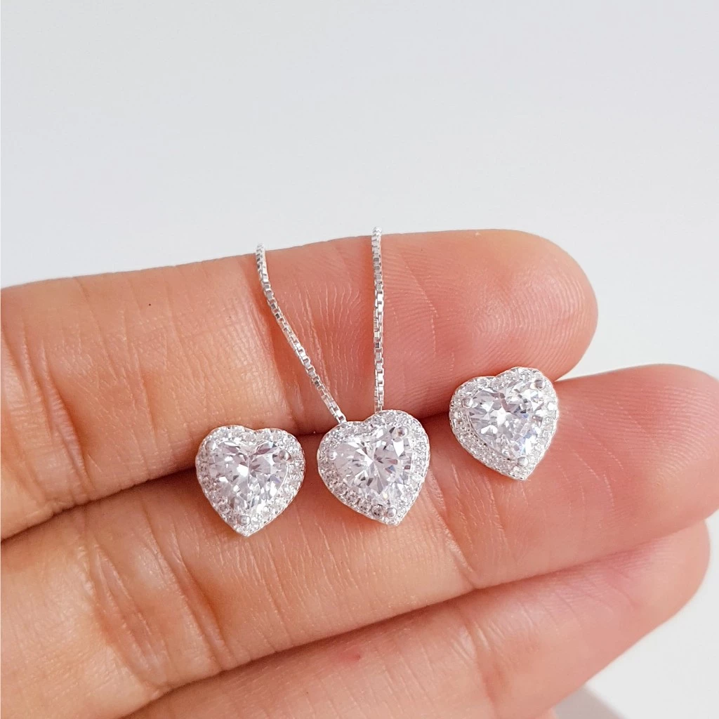 Conjunto Colar E Brinco Ponto De Luz Coração cravejado  Zircônia Banhado A Prata 925 e ouro 18k — imagem 1